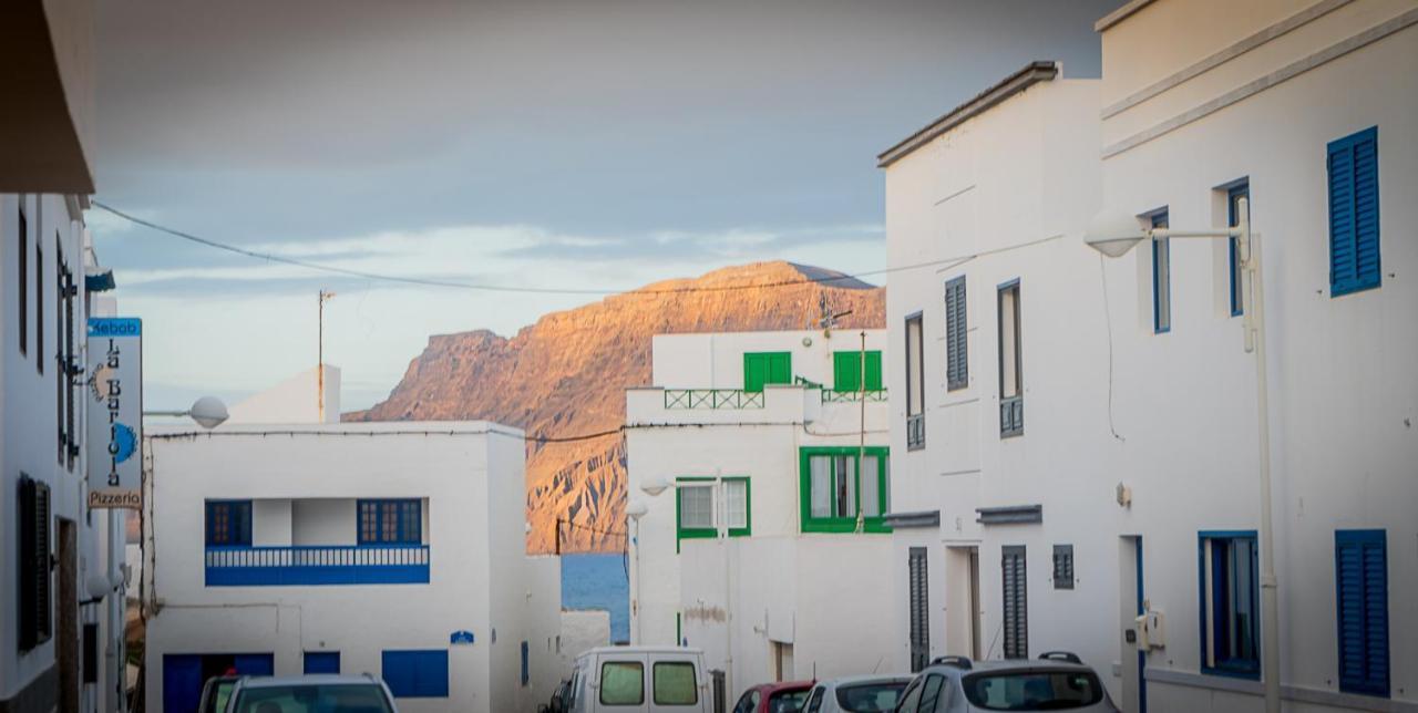 Volcanokite Apartments Famara Buitenkant foto